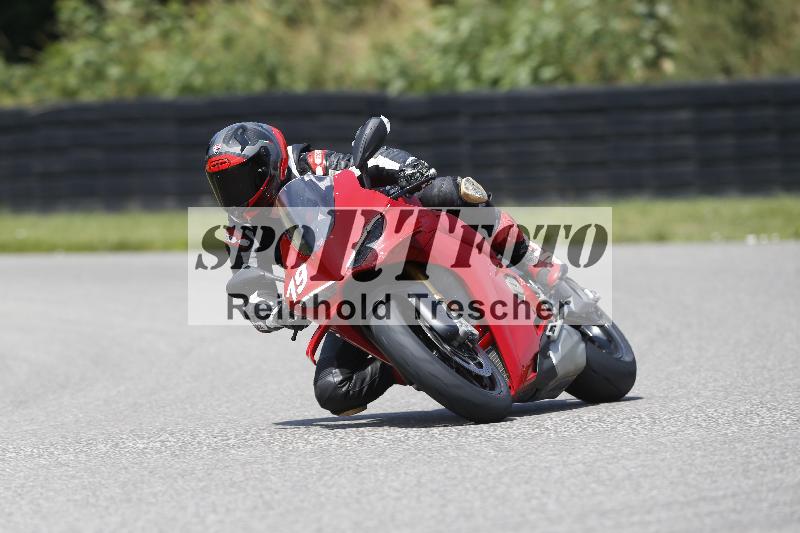 /27 12.06.2025 Ducati Schweiz Trackday Warmup  ADR/gelb-jeaune/19-2